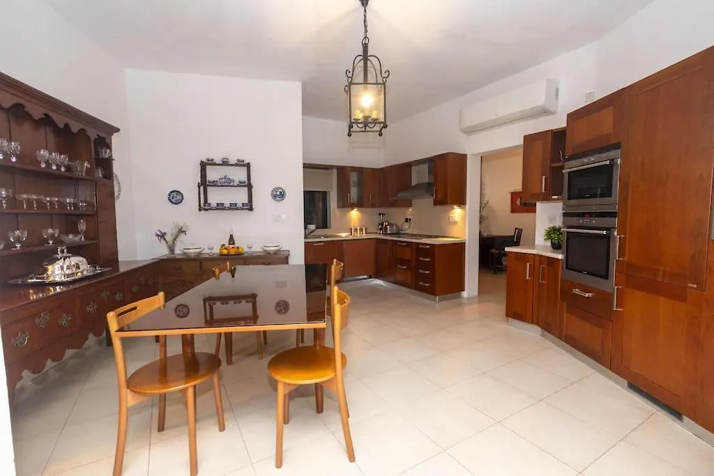 Prime Located Home By *The Sea* Sliema Apartment